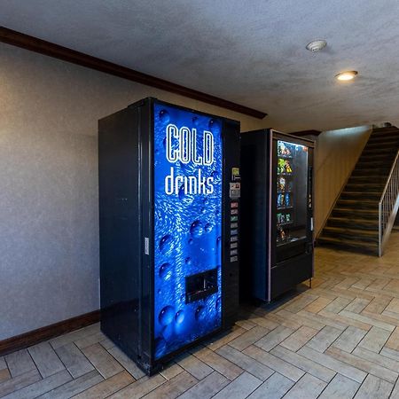 Irving Inn & Suites At Dfw Airport ภายนอก รูปภาพ