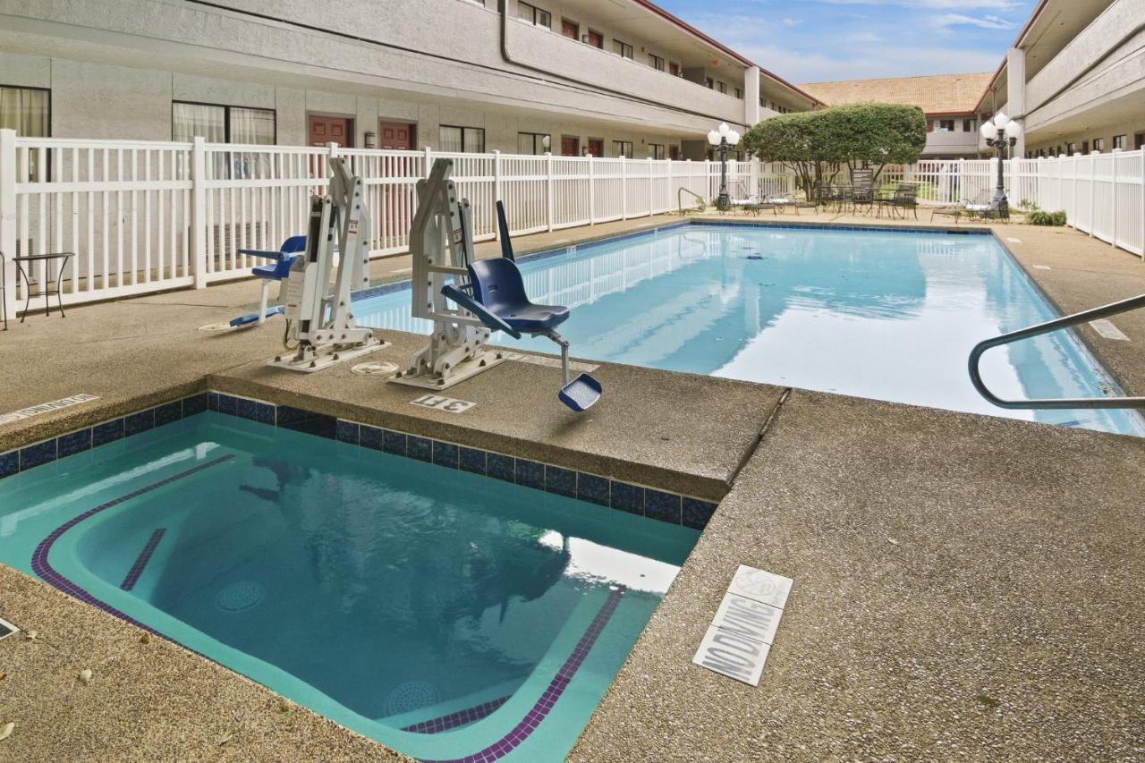 Irving Inn & Suites At Dfw Airport ภายนอก รูปภาพ