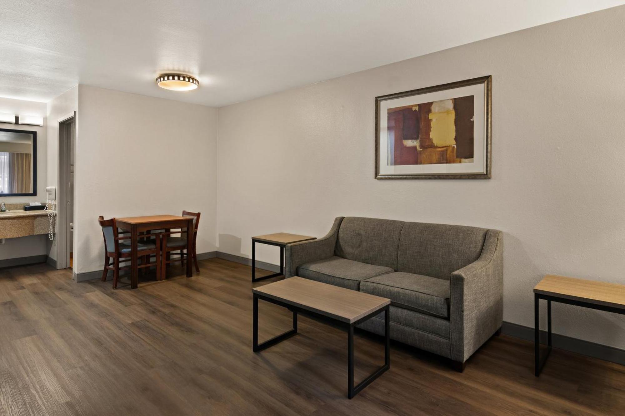 Irving Inn & Suites At Dfw Airport ภายนอก รูปภาพ
