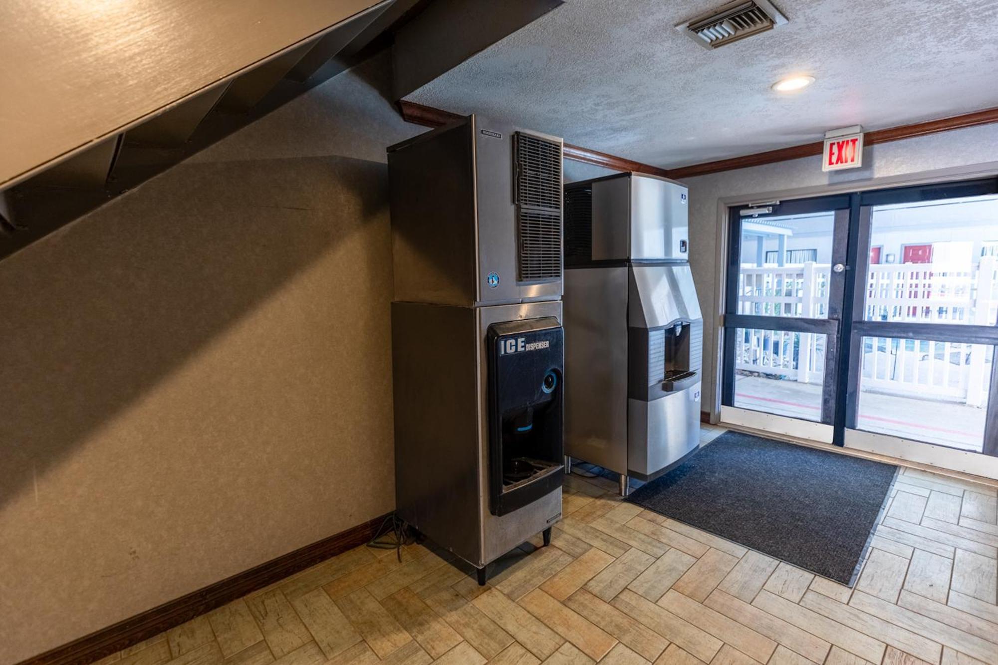 Irving Inn & Suites At Dfw Airport ภายนอก รูปภาพ