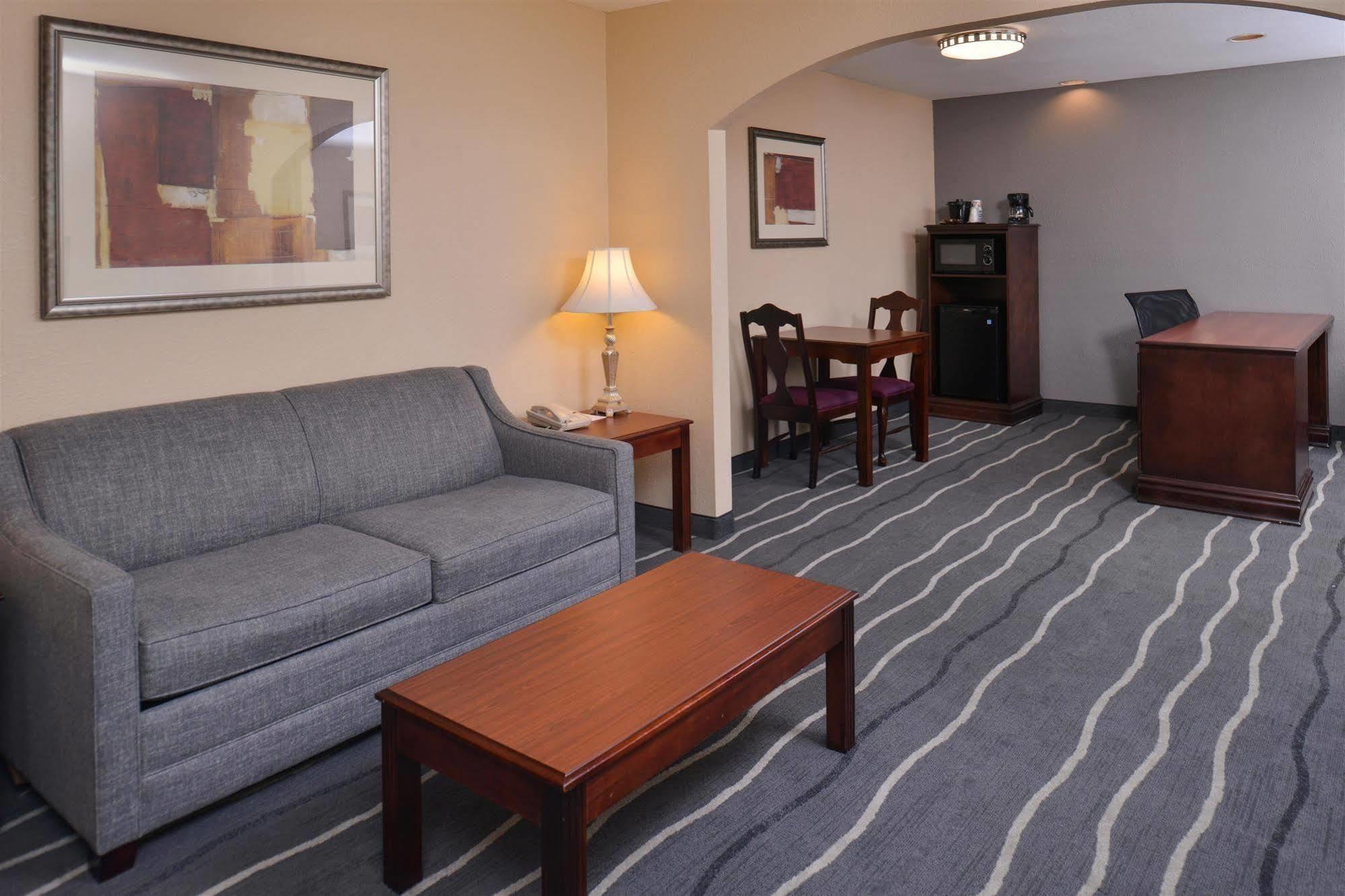 Irving Inn & Suites At Dfw Airport ภายนอก รูปภาพ